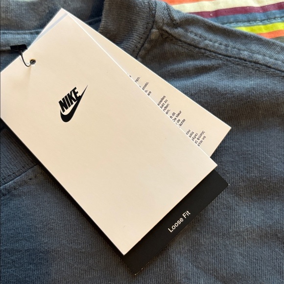 Nike Graphic Tee with Green/Blue Accents vintage graphic size medium loose fit - Picture 9 of 12